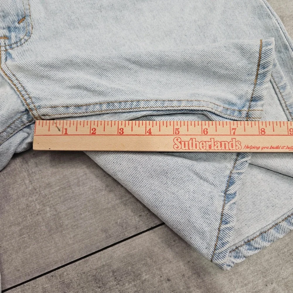 Vintage Levis 550 Relaxed Fit Denim Shorts Light Wash Mens 36 Made in USA 90s